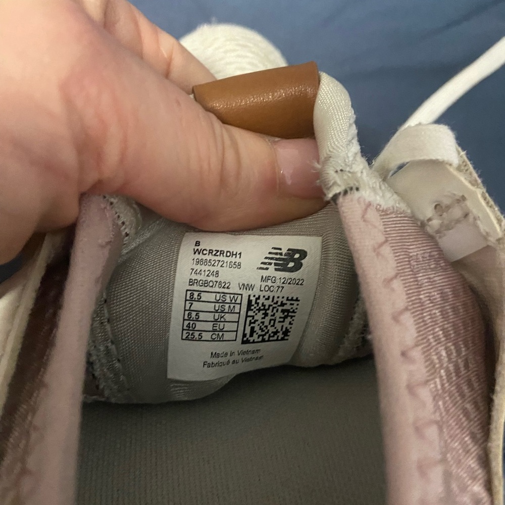 New Balance Women's White and Light Pink Sneakers - Picture 4 of 4